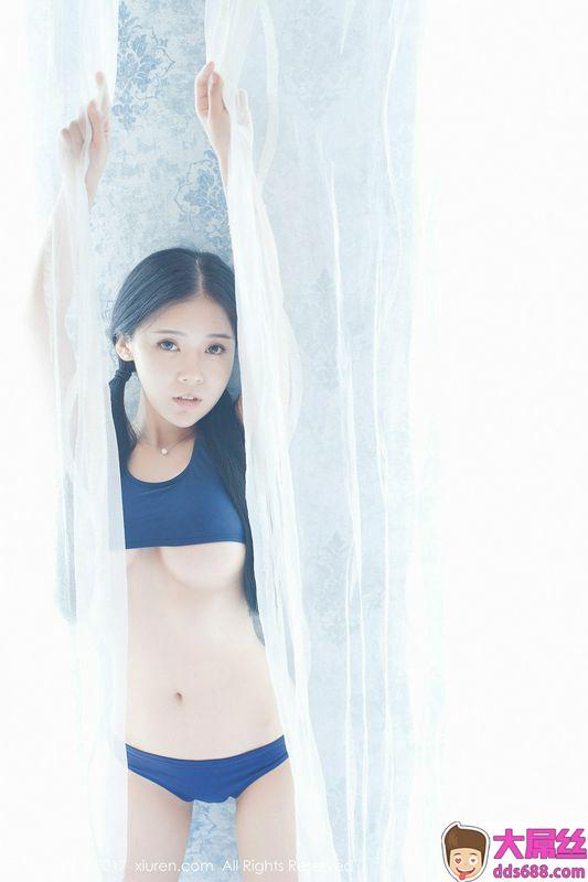 巨乳嫩模红气球分体死库水加黑色蕾丝内衣爆乳诱惑写真