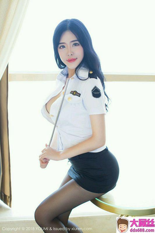 女神刘钰儿私房空乘黑丝制服黑色情趣皮衣完美诱惑写真